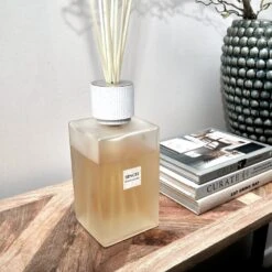 White Extra Large Alang Alang Reed Diffuser -Home Decor Store white extra large alang alang reed diffuser p2161 108697 image